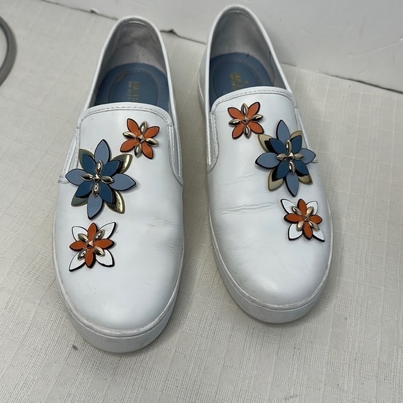 Micheal Kors Lola flower appliqué white sneaker shoes size 8 - Picture 1 of 11